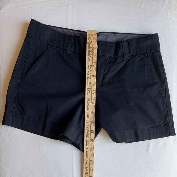 Uniqlo shorts size 2 in great condition!! - Picture 2 of 12